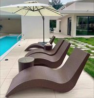 Chaise longue confortable en rotin pour patio, transat de piscine extérieur, chaise inclinable de jardin pour la plage