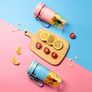 <span class=keywords><strong>Mini</strong></span>-presse-agrumes électrique portable 300 ml, grande capacité 1200 mAh, chargement USB, minuterie 45 s, arrêt automatique, pour la maison, l'extérieur, les voyages et le sport - Product Image 4