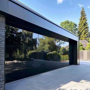 <span class=keywords><strong>Porte</strong></span> <span class=keywords><strong>de</strong></span> <span class=keywords><strong>garage</strong></span> pliante sectionnelle à vue panoramique sans cadre en verre trempé noir en aluminium <span class=keywords><strong>de</strong></span> luxe XIYATECH - Product Image 1