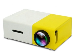 YG300 Mini projecteur de film Portable adapté aux projecteurs de camping <span class=keywords><strong>en</strong></span> <span class=keywords><strong>plein</strong></span> <span class=keywords><strong>air</strong></span>/Drive-in/ Home cinéma avec une longue durée de vie de 30000 heures - Product Image 2
