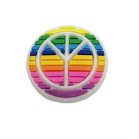 Breloques de chaussures unisexe en PVC 2022, décorations de sabots drapeau LGBT, accessoires de bracelet fierté LGBT, écologiques, couleur personnalisée, paix