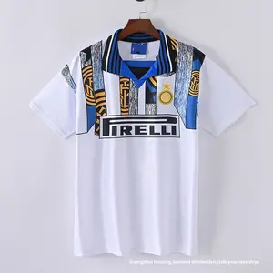 कस्टम उच्च गुणवत्ता वाले पुरुषों की रेट्रो फुटबॉल जर्सी घर और दूर खिलाड़ी फुटबॉल खिलाड़ी - Product Image 2