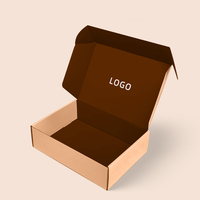 Boîte d'expédition en papier ondulé PPWR personnalisable avec logo, rose clair à l'extérieur, foncé à l'intérieur, recyclable, conception gratuite