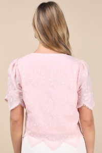 Novedad de Verano 2026: Blusa Corta Casual para Mujer con Bordado Floral, Escote en V Profundo, Cierre de Lazo y Dobladillo con Flecos - Product Image 6
