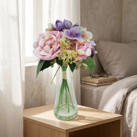 Fleurs d'hortensia artificielles au toucher réel, fausses fleurs dans un vase en verre pour la décoration de table de mariage ou de la maison