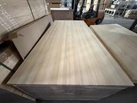 Planche en bois massif de pin radiata de couleur naturelle, collée sur le biais, écologique, installation facile pour hôtel, planche en pin radiata