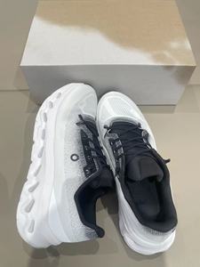 Nouvelles Chaussures de Sport et de Loisirs 2026 pour Hommes et Femmes : Tendance, Polyvalentes, Confortables, Légères et Respirantes - Product Image 1