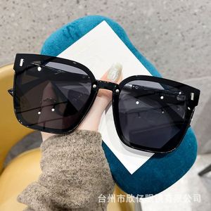 2025 nuevo estilo de gafas de sol cuadradas con montura grande para mujer, ligeras, de lujo, de alto nivel, polarizadas, UV400, Cyber Celebrity Chattering Anchor - Product Image 4