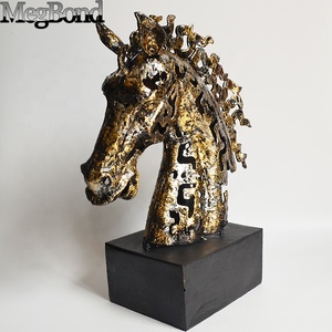Statuetta <span class=keywords><strong>di</strong></span> Cavallo in Metallo Dipinto e Intagliato, Stile Europeo per Decorazione d'Interni - Product Image 4