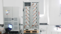 Armoire de stockage d'énergie solaire extérieure à refroidissement par air LiFePO4 haute puissance jusqu'à 90 kW