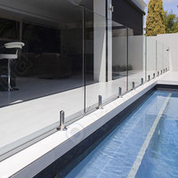 Système de garde-corps en verre contemporain avec fixation par pince, en acier inoxydable, pour terrasse, balcon et piscine