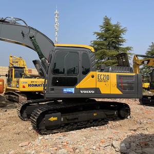 รถขุดตีนตะขาบ Volvo EC210 มือสอง น้ำหนัก 21 ตัน เครื่องยนต์ Volvo แท้ รถขุดไฮดรอลิกขนาดกลาง ชั่วโมงการทำงานต่ำ โครงสร้างแข็งแรง ทนทาน - Product Image 1