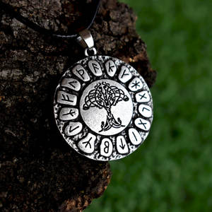 Gioielli Celtici Norreni, Ciondolo Albero della Vita Yggdrasil con Rune, Albero del Mondo Scozzese - Product Image 2