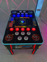 Machine de jeu d'arcade à monnayeur, modèle Deluxe, avec lumières LED, jeu de claquettes amusant 'Naughty Beans', défi de vitesse pour enfants et système de rédemption de tickets