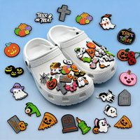 Breloques de chaussures en PVC sur le thème d'Halloween en gros, motifs fantômes et crânes, accessoires de chaussures amovibles, breloques personnalisées pour sabots pour enfants et adultes, idéales pour les fêtes