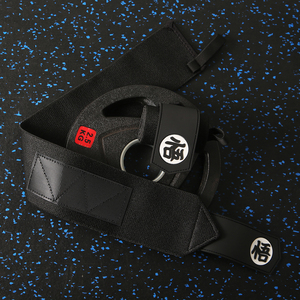 Muñequeras ajustables para levantamiento de pesas con logotipo personalizado al por mayor, diseño de anime Berserk, con presilla para el pulgar - Product Image 4