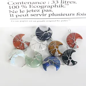 Vente en gros de pierres précieuses naturelles sculptées en forme de lune pendentif en cristal arbre de vie pour cadeaux