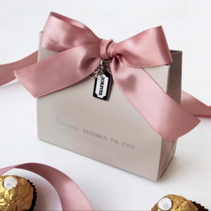 Boîte cadeau de <span class=keywords><strong>chocolat</strong></span> <span class=keywords><strong>Ferrero</strong></span> <span class=keywords><strong>Rocher</strong></span> écologique, bonbons de qualité alimentaire, matériaux recyclés, forme personnalisée, laminage mat, gaufrage - Product Image 4