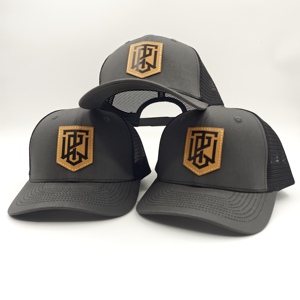 Gorra Trucker Richardson 112 al por mayor con parche de cuero personalizado, bajo MOQ, logotipo grabado a láser, estructurada, de 6 paneles, de malla, con cierre a presión - Product Image 1