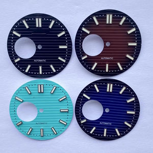 Montre NH38 avec cadran squelette, aiguilles en or rose, surface lumineuse vert vif, 30,5 millimètres de diamètre - Product Image 1