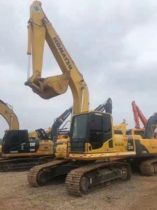 Excavadora de cadenas Komatsu PC210-8 de 21 toneladas de segunda mano |   Excavadora Usada en Japón con Motor Cummins Kawasaki de Bajo Caudal de Horas de Uso para Movimiento de Tierras - Product Image 4