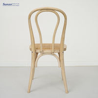 Chaise Thonet empilable en bois avec assise en rotin pour mariage - Offre Spéciale