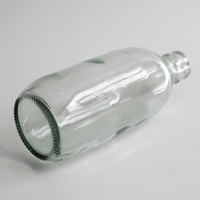 Bouteille en verre d'eau gazeuse de 300ml Bouteille d'eau pétillante en verre Bouteille transparente de 300ml pour l'eau