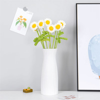 Bouquet de marguerites tissées, décoration polyvalente pour la maison et le bureau, fleurs artificielles au crochet, vente en gros, fleurs en fil faites à la main