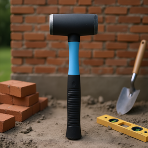 Martillo de Albañil Fervi de 24 oz con Cabeza de Acero y Mango Azul para Trabajos de Mampostería - Product Image 3