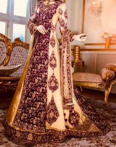 Impresionante Lehenga Choli de Novia India/Pakistaní con Tela de Terciopelo/Satén y Bordado Zardozi para Boda - Última Moda 2019 - Product Image 5