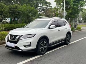 นิสสัน เอ็กซ์เทรล ปี 2017 เครื่องยนต์ 2.5 ลิตร เกียร์อัตโนมัติ รถ SUV พวงมาลัยซ้าย ล้อแม็ก R18 เบาะหนัง ภายในสีเข้ม ไฟหน้าแบบฮาโลเจน ระยะห่างจากพื้น 213 มม. - Product Image 2