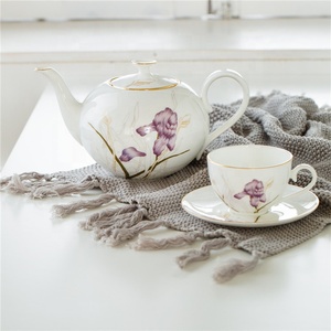 Dignity <span class=keywords><strong>Purple</strong></span> Floral Graceful Juegos de cubiertos Luxury Bone China <span class=keywords><strong>Dinner</strong></span> <span class=keywords><strong>Set</strong></span> para banquete - Product Image 6