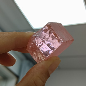Zirconia cúbica sintética de color rosa sin cortar, piedra en bruto, materia prima para la fabricación de gemas sueltas - Product Image 3