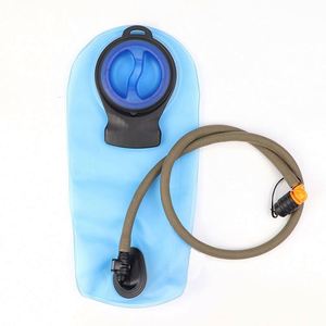Poche à eau isolante double couche en TPU sans BPA de 2 litres pour OEM/ODM - Product Image 4