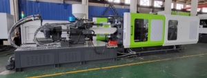 Máquina de Moldeo por Inyección y Soplado Hidráulica IJT-SV650 para Producción de Preformas y Botellas de Agua Pura - Product Image 3