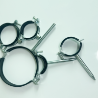 Collier de serrage métallique métrique robuste RK PCWR-07, boulon M8, support de tuyau réglable, boulons en acier galvanisé revêtus de caoutchouc