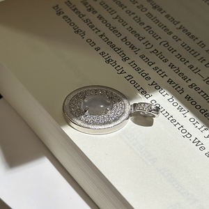 Colgante de Plata de Ley S925 con Diseño de Espuma de Agua y Jade, Estilo Medieval Vintage, Joyería Ligera y Encantadora - Product Image 5