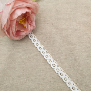 Encaje francés estampado de algodón blanco de alta calidad para prendas y bolsos Accesorios - Product Image 3