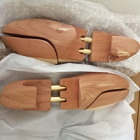 Embauchoirs en bois de cèdre massif américain de Grade B pour hommes, forme pleine, talon réglable à crochet ST06A