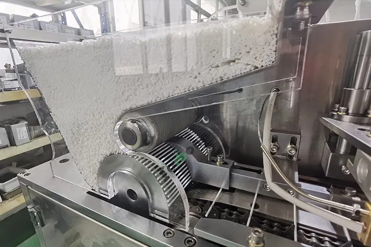 Forbona 새로운 완전 자동 면봉 알코올 면봉 만들기 기계 생산 라인 면화 귀 봉오리 만들기 기계