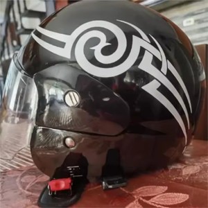 Autocollants de modification de <span class=keywords><strong>casque</strong></span>, autocollants décoratifs réfléchissants pour carrosserie de <span class=keywords><strong>moto</strong></span>, autocollants décoratifs pour la partie avant de la voiture, couvrant les rayures - Product Image 1