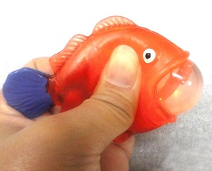 Giocattoli Economici per Bambini: Palline d'Acqua Squishy Pop-Out a Forma di Pesce Pagliaccio - Product Image 2