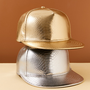 Gorra de béisbol de piel sintética personalizada de 5 paneles con logotipo, sombrero con Parche de goma con borde perforado y agujero perforado cortado con láser - Product Image 6