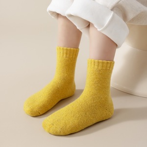 Chaussettes en laine épaisse et chaudes en tissu éponge couleur bonbon pour enfants, vente en gros - Product Image 5