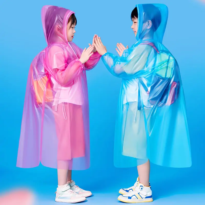 Vente en gros de ponchos de pluie jetables personnalisés pour enfants imperméables en plastique PE emballés individuellement avec capuche