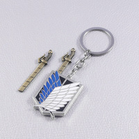 Collier et porte-clés en alliage miniature de 5 cm en forme d'épée pour les fans de cosplay d'anime Titan
