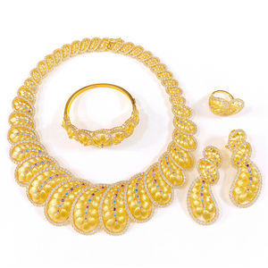 <span class=keywords><strong>Parure</strong></span> de <span class=keywords><strong>bijoux</strong></span> de luxe Zhuerrui en zircone cubique, style diamant américain, comprenant collier, bracelet, boucles d'oreilles et bague - Product Image 1