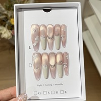 Poudre phosphorescente Pure Lust Bursting, Effet œil de chat rose délicat, Fleur blanche laiteuse peinte à la main, Fée française, Faux ongles à presser