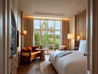Ensemble complet de meubles de chambre d'hôtel 5 étoiles en bois massif pour projets hôteliers, design moderne personnalisé, luxe