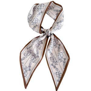 <span class=keywords><strong>Elegante</strong></span> <span class=keywords><strong>Sciarpa</strong></span> in Poliestere con Stampa Floreale e Frange - Bordi Beige Chiaro, <span class=keywords><strong>Blu</strong></span> Navy e Marrone per Donna - Product Image 5